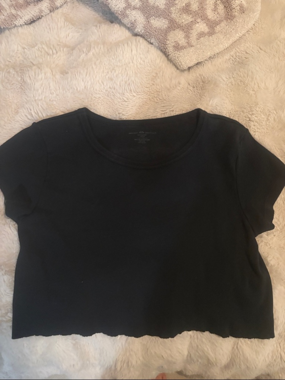 Brandy Melville Black Cropped Crewneck Tee